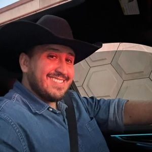 Meet your Posher, Gustavo